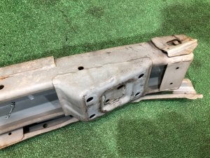 Refuerzo del parachoques delantero SUBARU LANCASTER OEM 57711AE150 BHE 2000