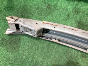 Refuerzo del parachoques delantero SUBARU LANCASTER OEM 57711AE150 BHE 2000