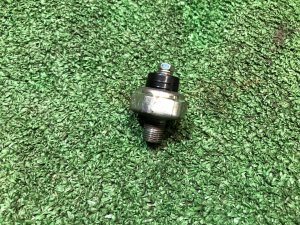 เซ็นเซอร์แรงดันน้ำมันเครื่อง 25240KA040 SUBARU EXIGA