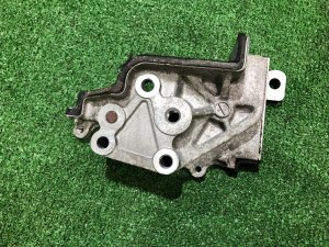 ขายึดตัวตั้งสายพานไทม์มิ่ง 13156AA110 SUBARU EXIGA