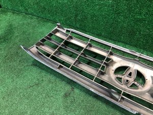 Rejilla del radiador TOYOTA LAND CRUISER 100 OEM 53111-60340 J100