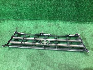 中网 2й рестайлинг 2005-2007г TOYOTA LAND CRUISER 100 OEM 53101-60260, 53101-60967 J100