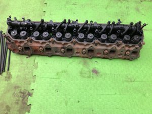 Cabeça do motor esquerda с коромыслом! ISUZU GIGA OEM 1-11110-833-0 CXZ82K1D 2007 12PE1
