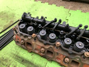 Culata derecha с коромыслом! ISUZU GIGA OEM 1-11110-834-0 CXZ82K1D 2007 12PE1