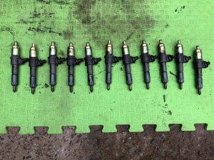 หัวฉีด +стаканы ISUZU GIGA OEM 1-15300-406-0, 105118-8090 CXZ82K1D 2007 12PE1