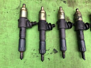 หัวฉีด +стаканы ISUZU GIGA OEM 1-15300-406-0, 105118-8090 CXZ82K1D 2007 12PE1