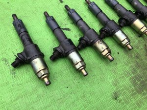 หัวฉีด +стаканы ISUZU GIGA OEM 1-15300-406-0, 105118-8090 CXZ82K1D 2007 12PE1