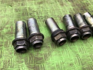 หัวฉีด +стаканы ISUZU GIGA OEM 1-15300-406-0, 105118-8090 CXZ82K1D 2007 12PE1